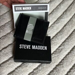 Steve Madden Black Leather Card Holder